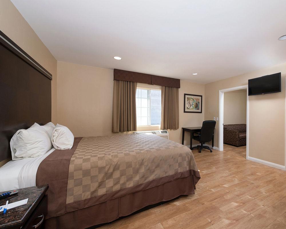 Rodeway Inn & Suites Chula Vista San Diego South Extérieur photo